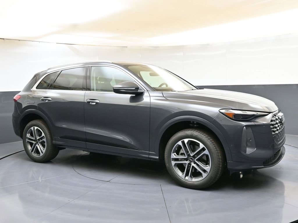 Used 2025 Audi Q5 2.0T Premium w/ Convenience Package image 7