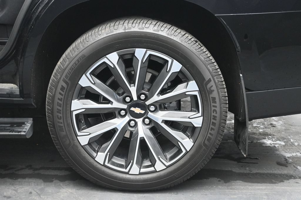 Used 2025 Chevrolet Tahoe High Country AWD/4WD image 30