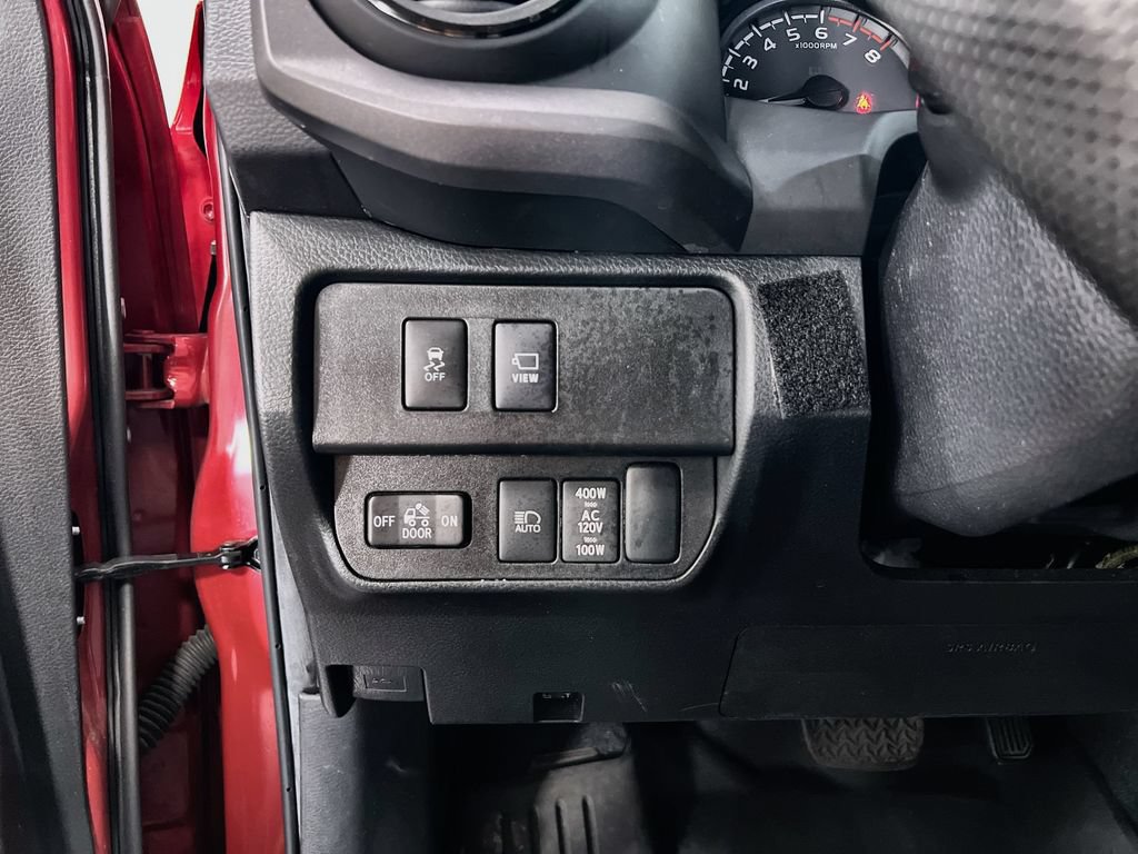 Used 2023 Toyota Tacoma TRD Off-Road w/ Advanced Technology Package AWD/4WD image 18