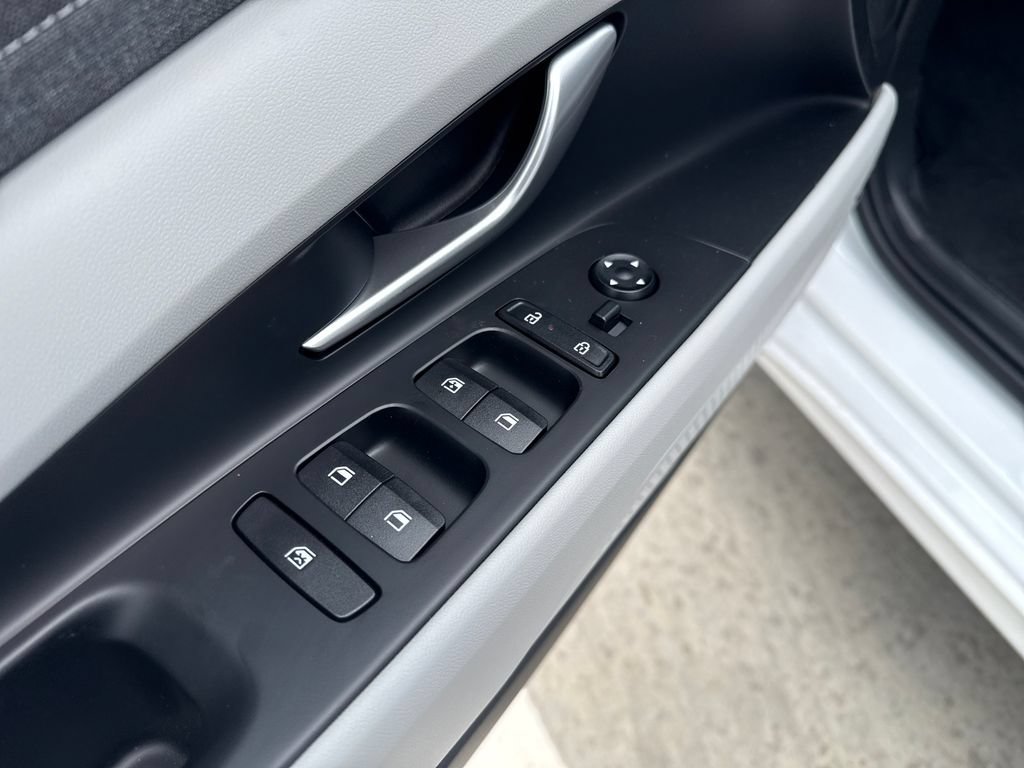 New 2026 Hyundai Elantra Limited FWD image 15