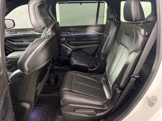 Used 2022 Jeep Grand Cherokee L Overland w/ Luxury Tech Group IV image 10