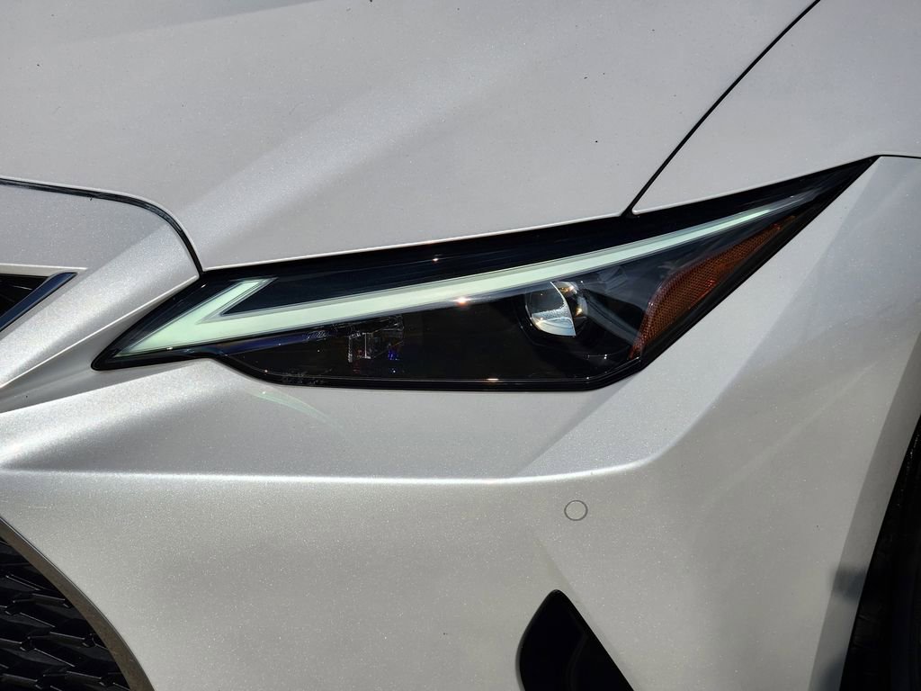 Used 2023 Lexus IS 300 w/ Comfort Package RWD image 9