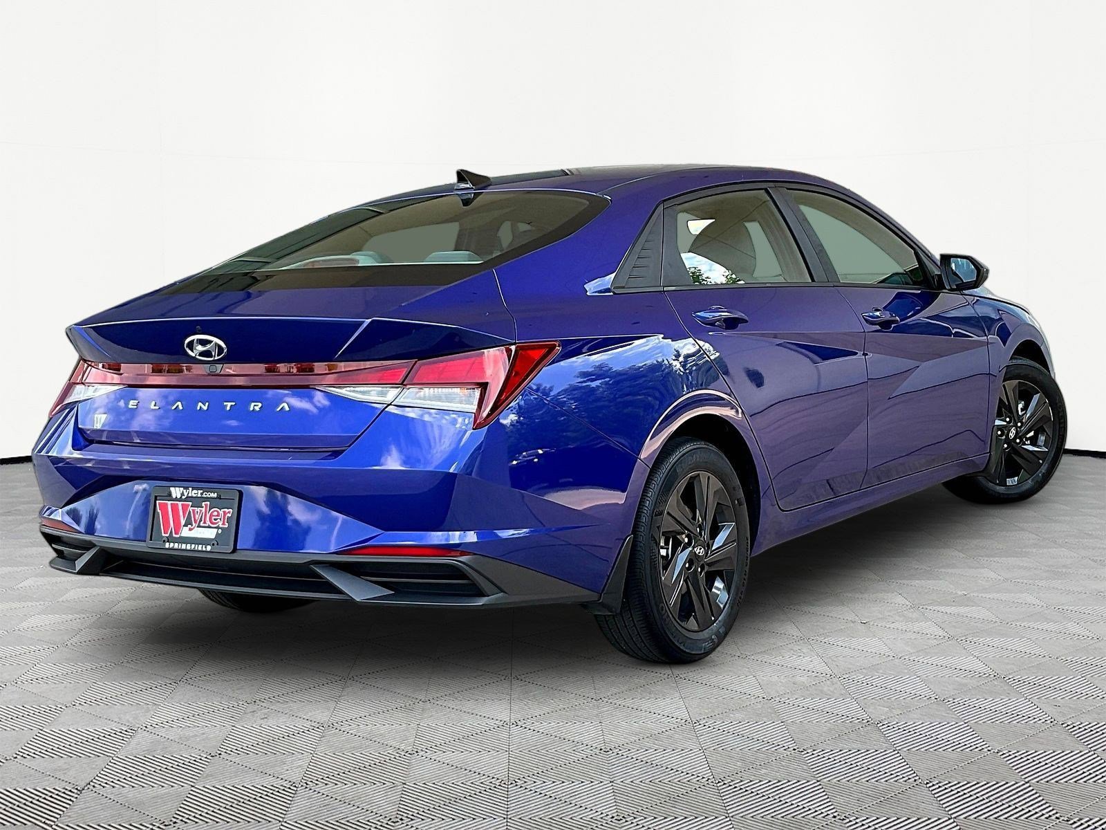 Used 2022 Hyundai Elantra SEL FWD image 6