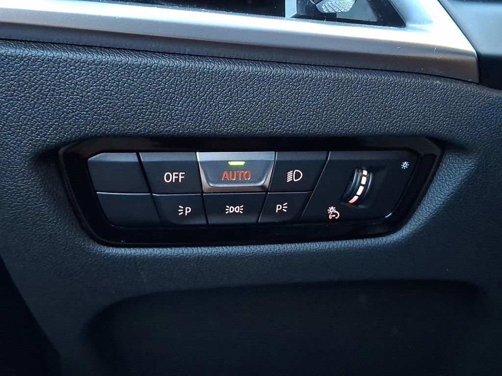 Used 2025 BMW M340i xDrive w/ Premium Package image 18