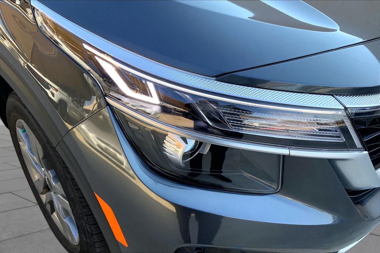 Used 2023 Kia Seltos S w/ Navigation Package FWD image 27