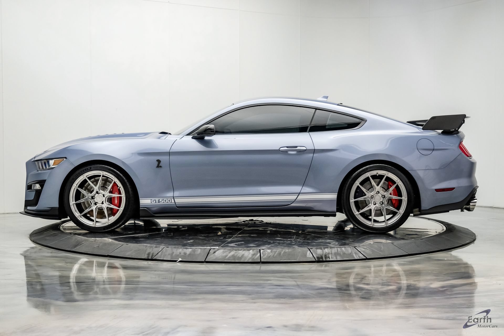 Used 2022 Ford Mustang Shelby GT500 w/ Technology Package RWD image 8