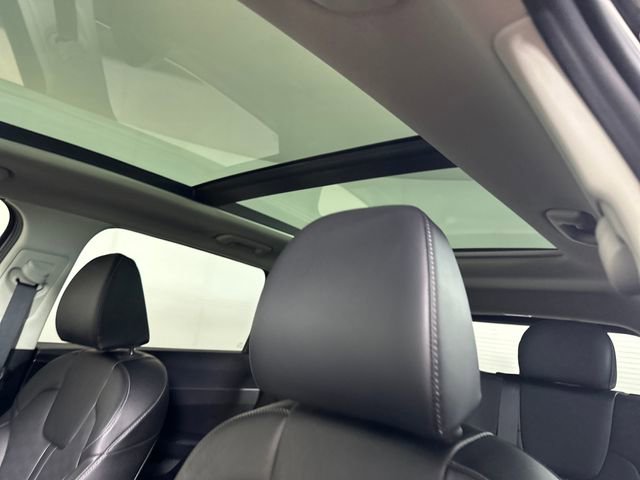 Used 2025 Kia Sorento S w/ Panoramic Sunroof Package image 12