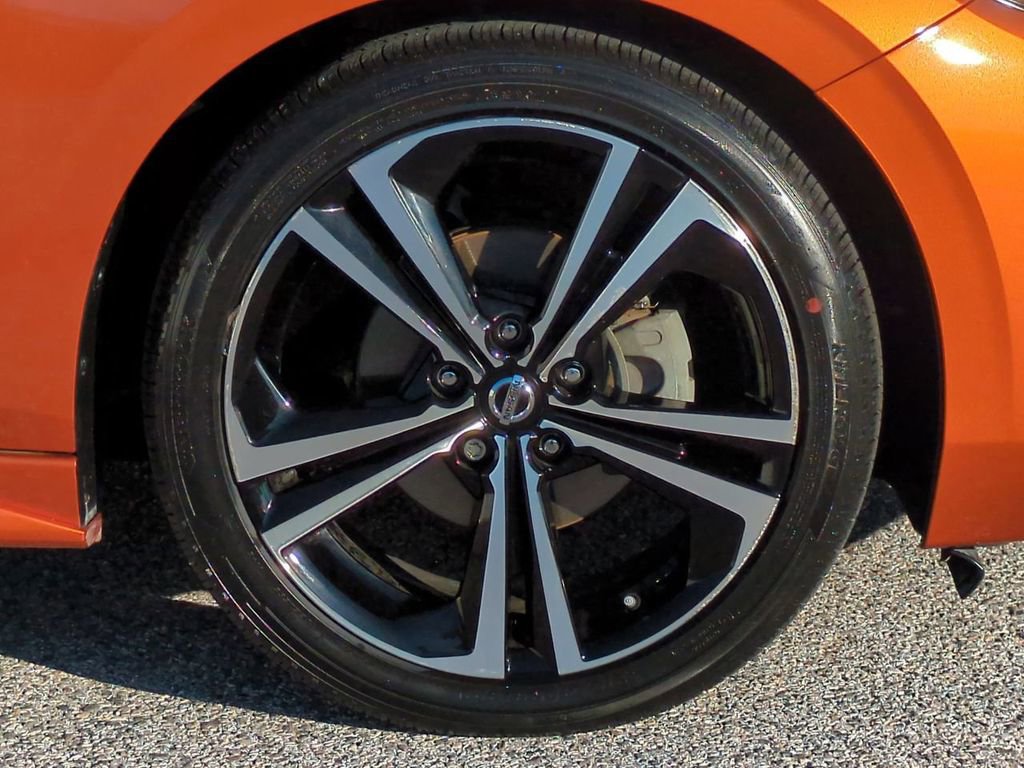 Certified 2023 Nissan Sentra SR w/ SR Premium Package image 11