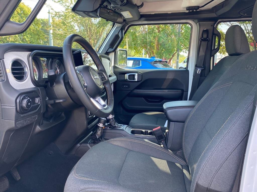 Used 2024 Jeep Wrangler Sahara image 11