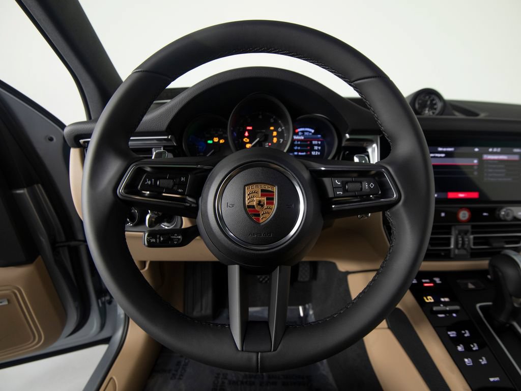 New 2026 Porsche Macan AWD/4WD image 17