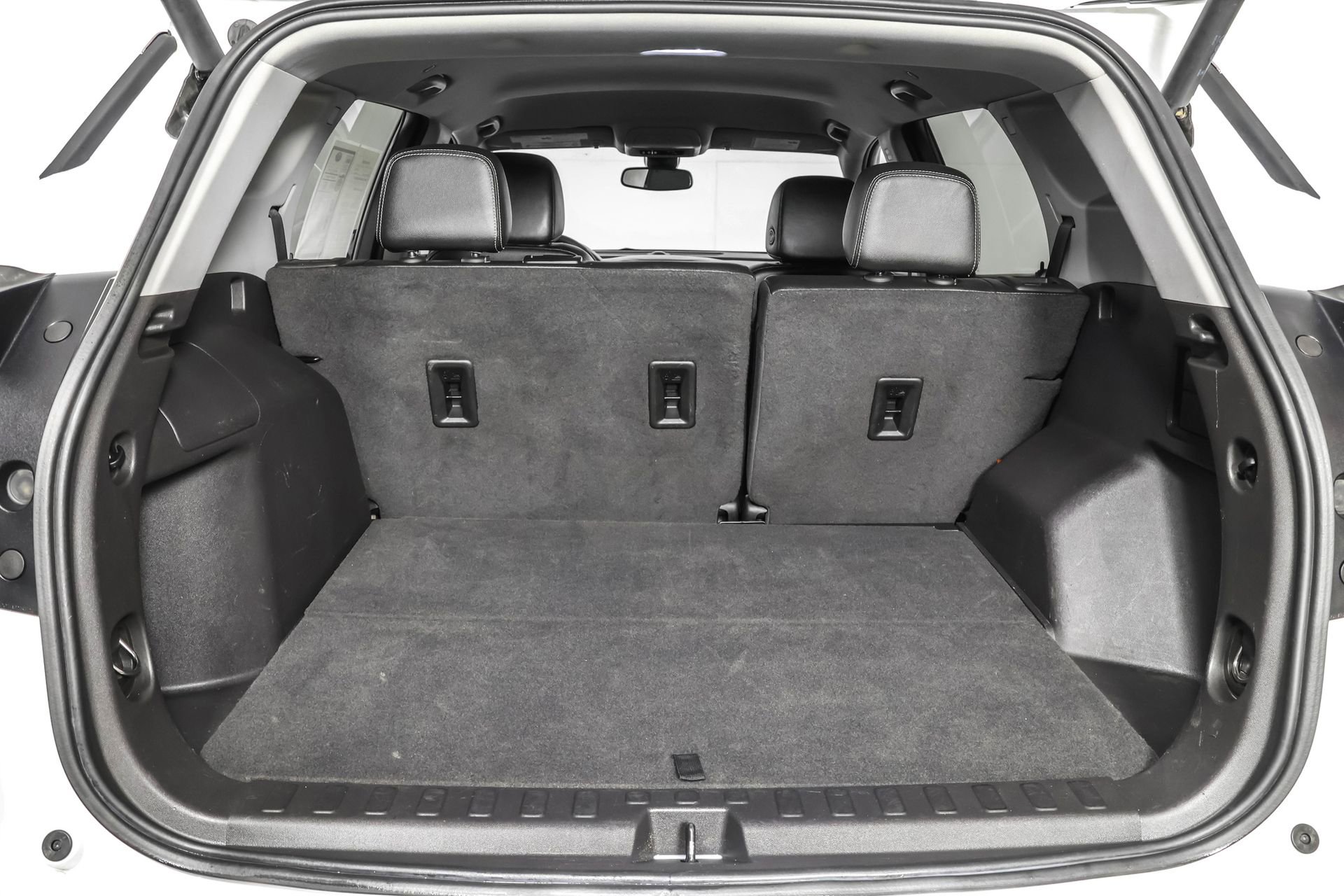 Used 2023 GMC Terrain SLT image 39