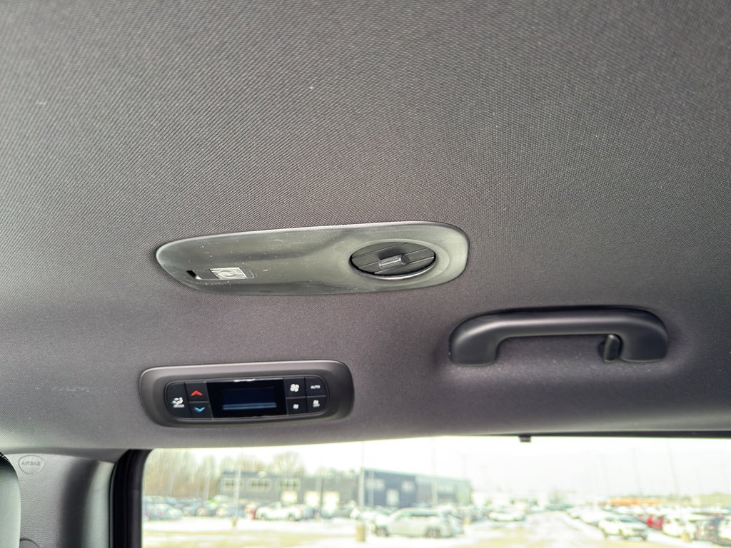 New 2026 Chrysler Pacifica Select image 32