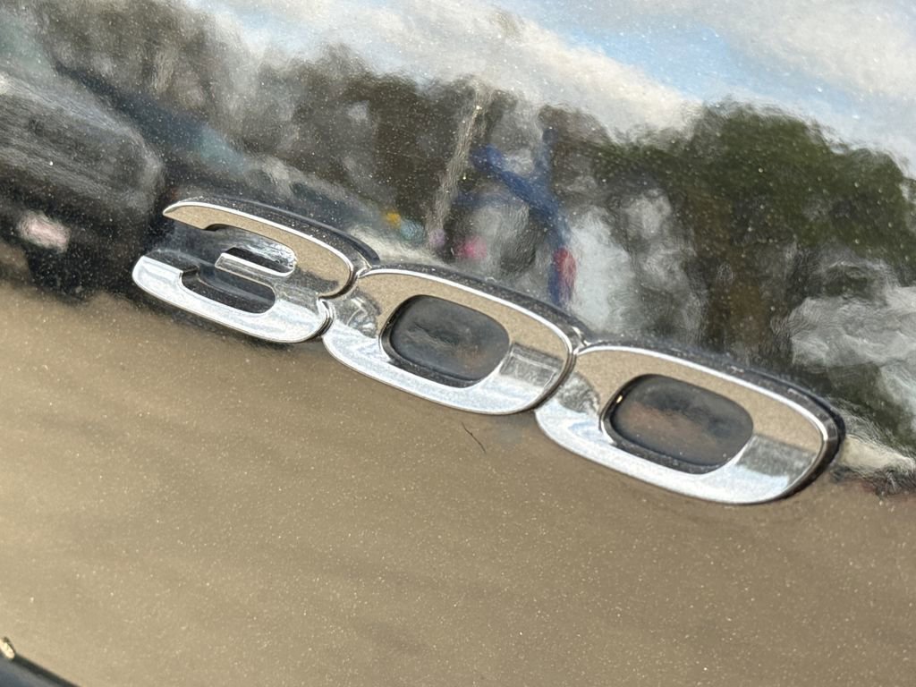 Used 2022 Chrysler 300 Touring L w/ Popular Equipment Group image 10