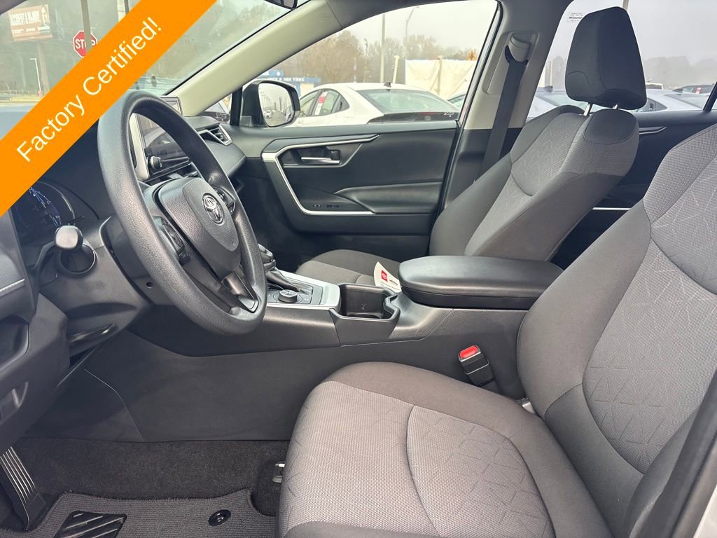 Used 2025 Toyota RAV4 XLE image 10