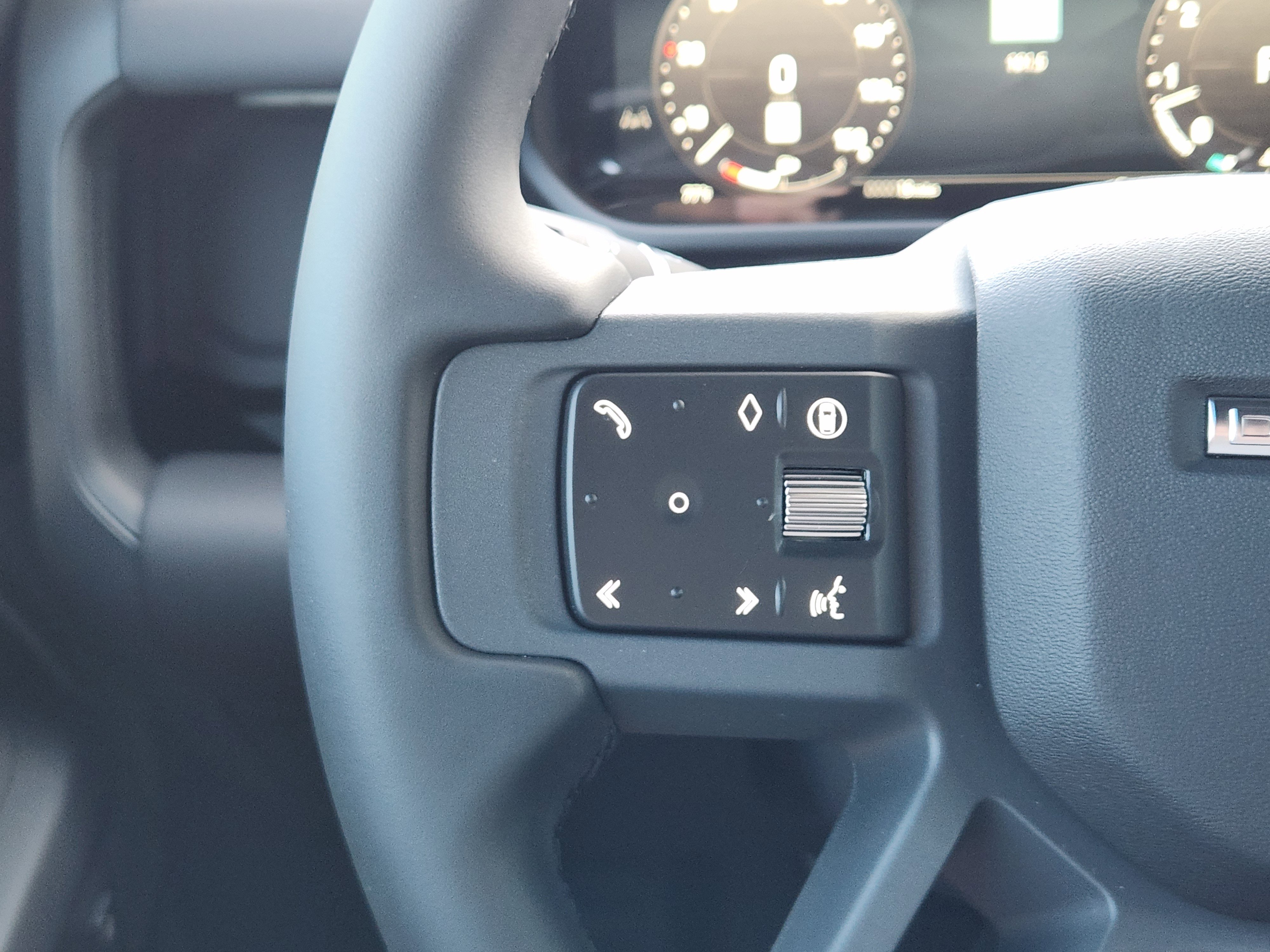 New 2026 Land Rover Defender 110 S image 27