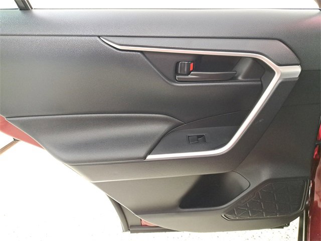 Used 2022 Toyota RAV4 LE image 14