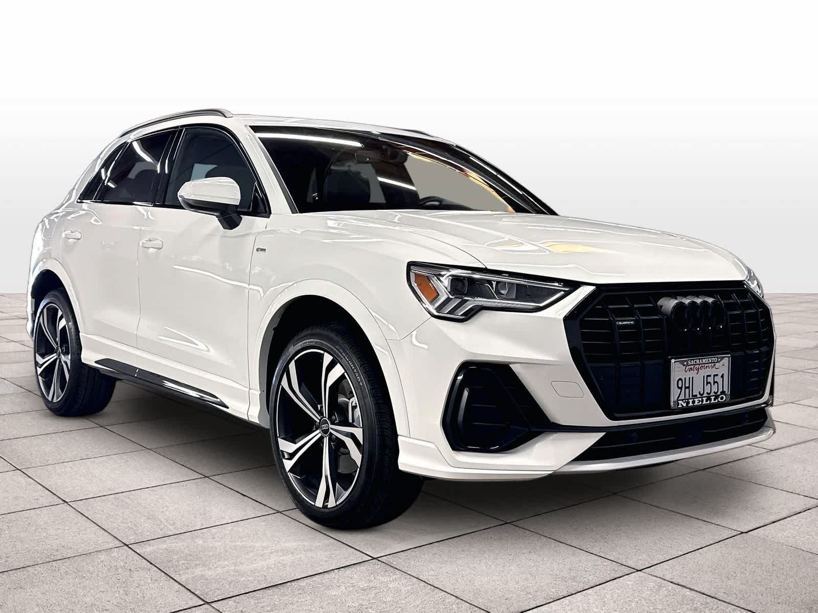 Used 2023 Audi Q3 2.0T Premium Plus w/ Premium Plus Package AWD/4WD image 2