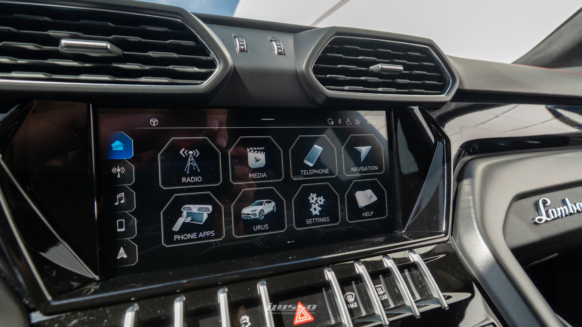 Used 2021 Lamborghini Urus image 65