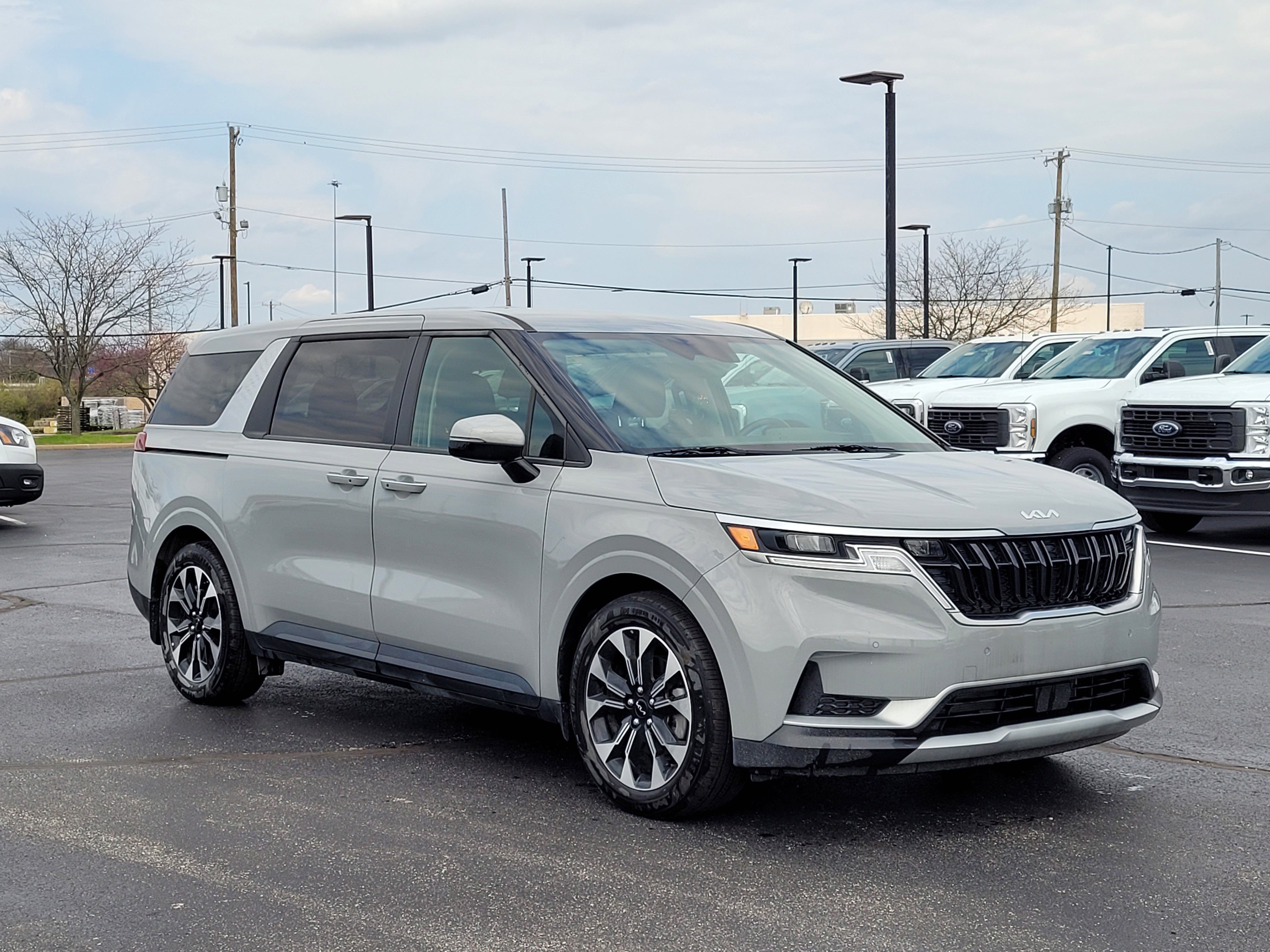 Used 2024 Kia Carnival EX