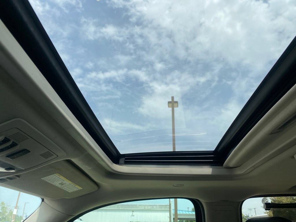 Used 2014 GMC Yukon XL Denali AWD/4WD image 32