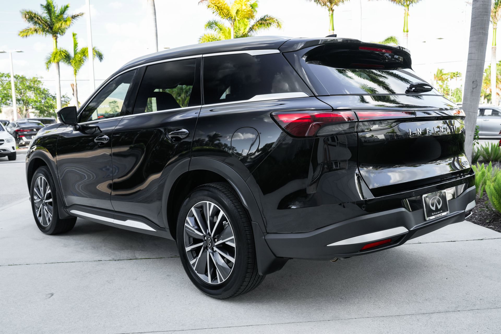 Certified 2026 INFINITI QX60 Luxe w/ Cargo Package FWD image 22