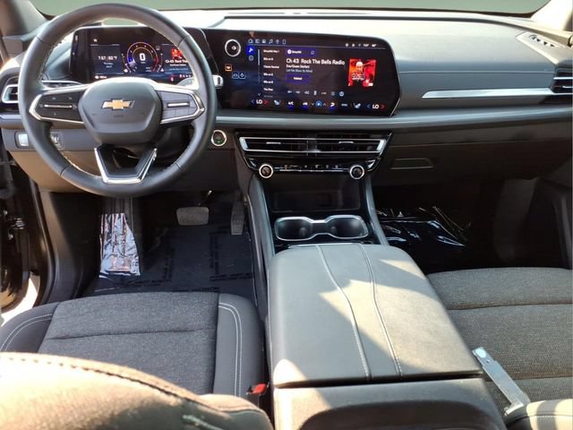 Used 2024 Chevrolet Traverse LT w/ Trailering Package FWD image 14