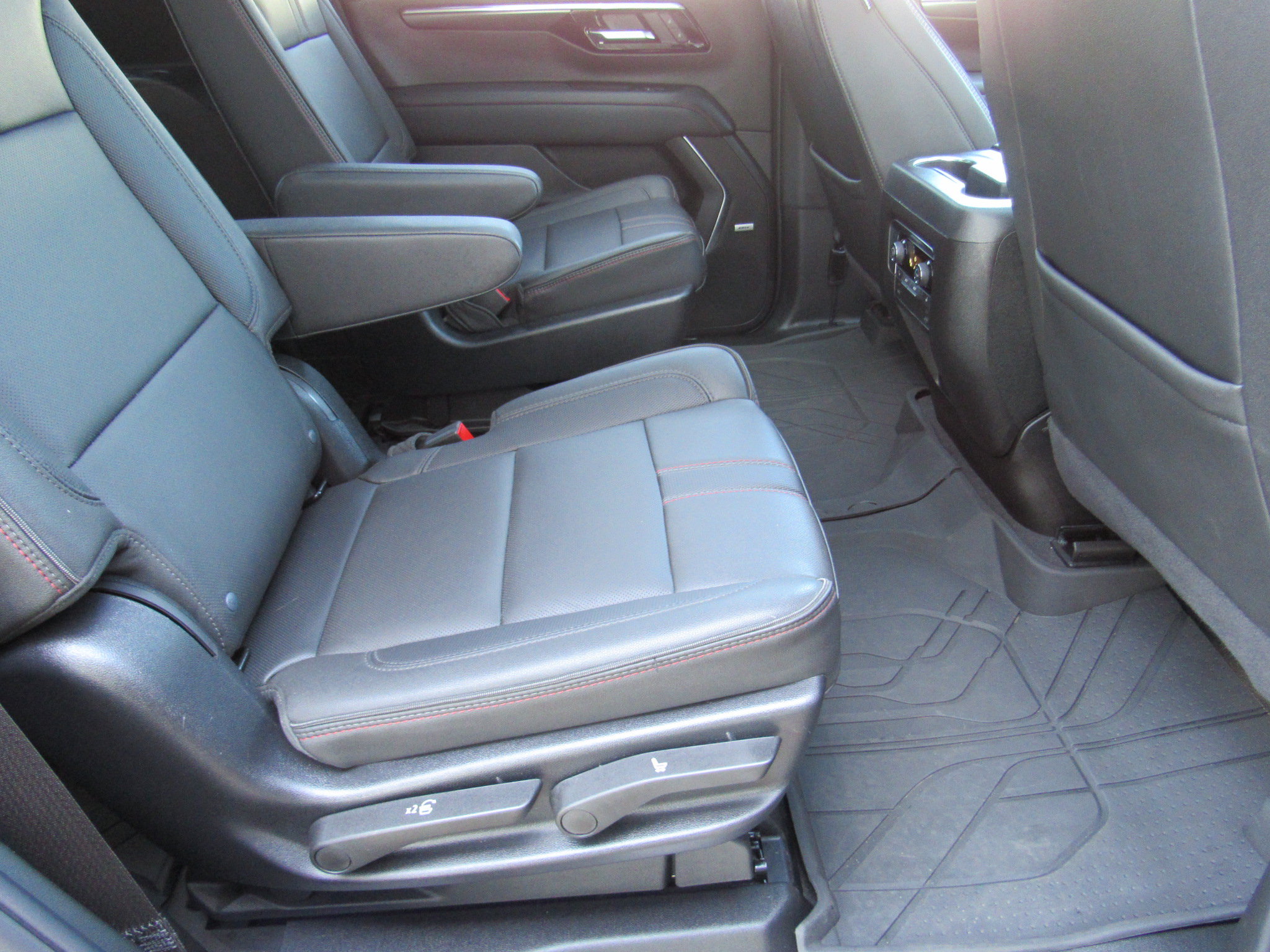 Used 2025 Chevrolet Tahoe RST w/ RST Capability Package AWD/4WD image 35