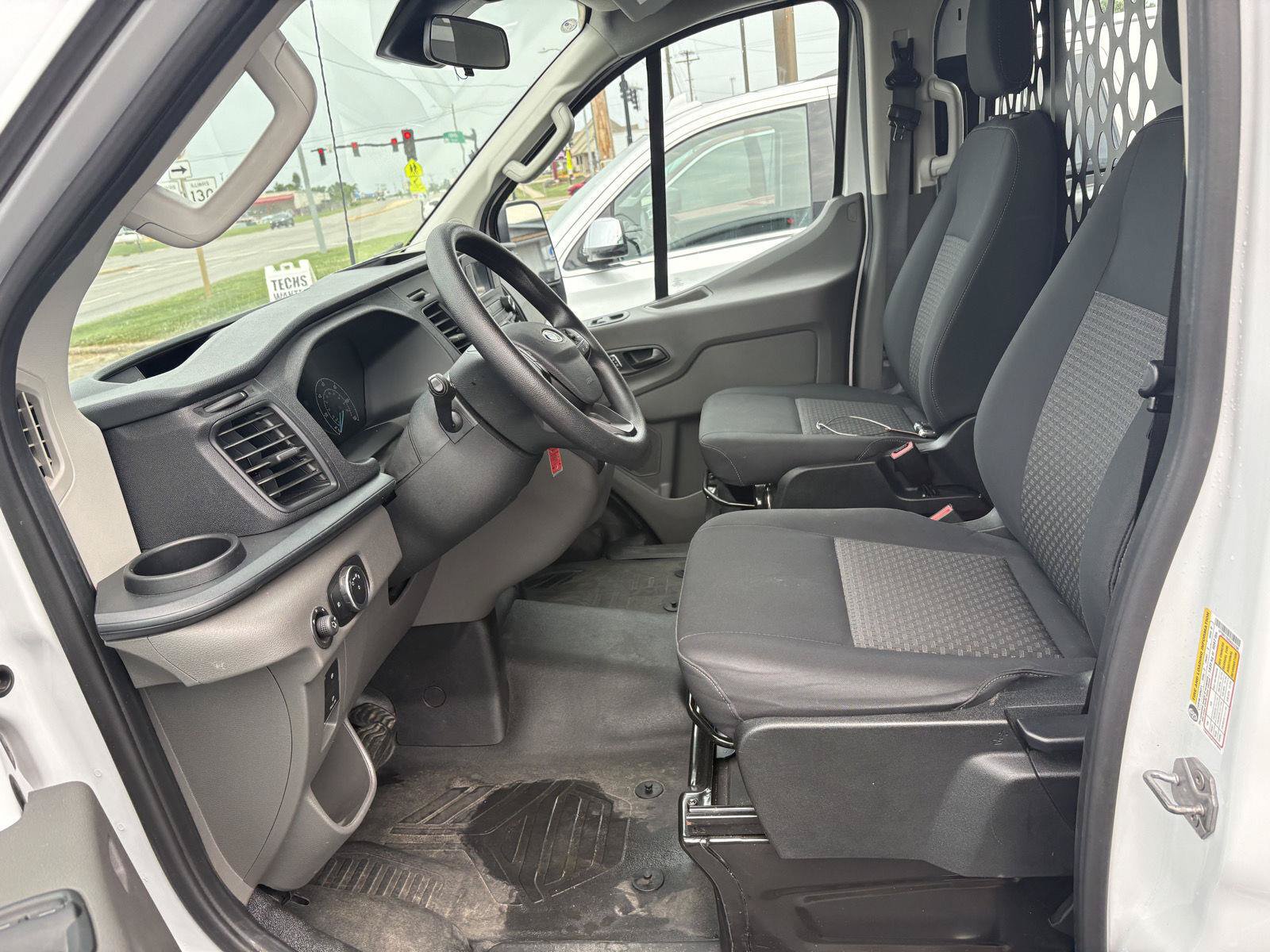 Used 2025 Ford Transit 250 Low Roof w/ Exterior Upgrade Package RWD image 4
