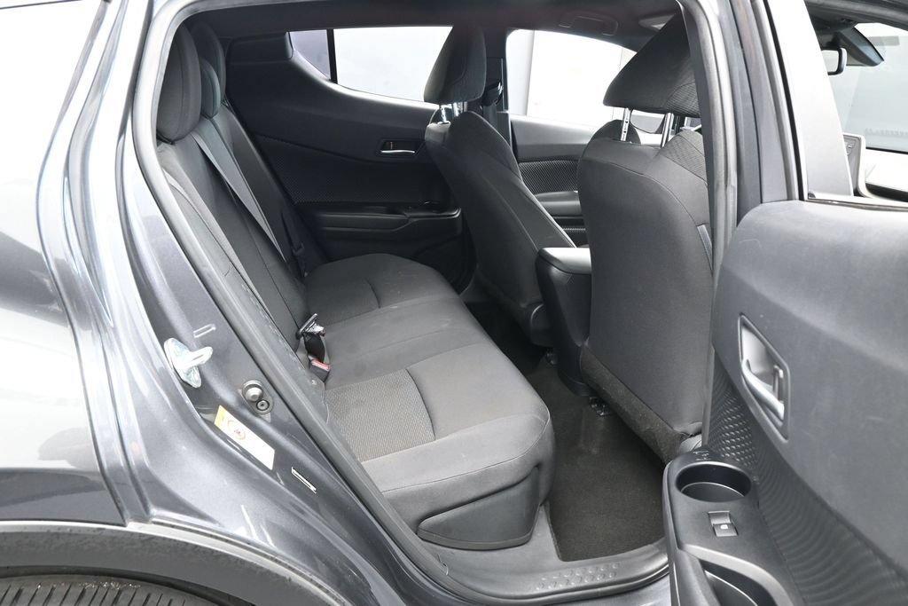Used 2019 Toyota C-HR XLE FWD image 30