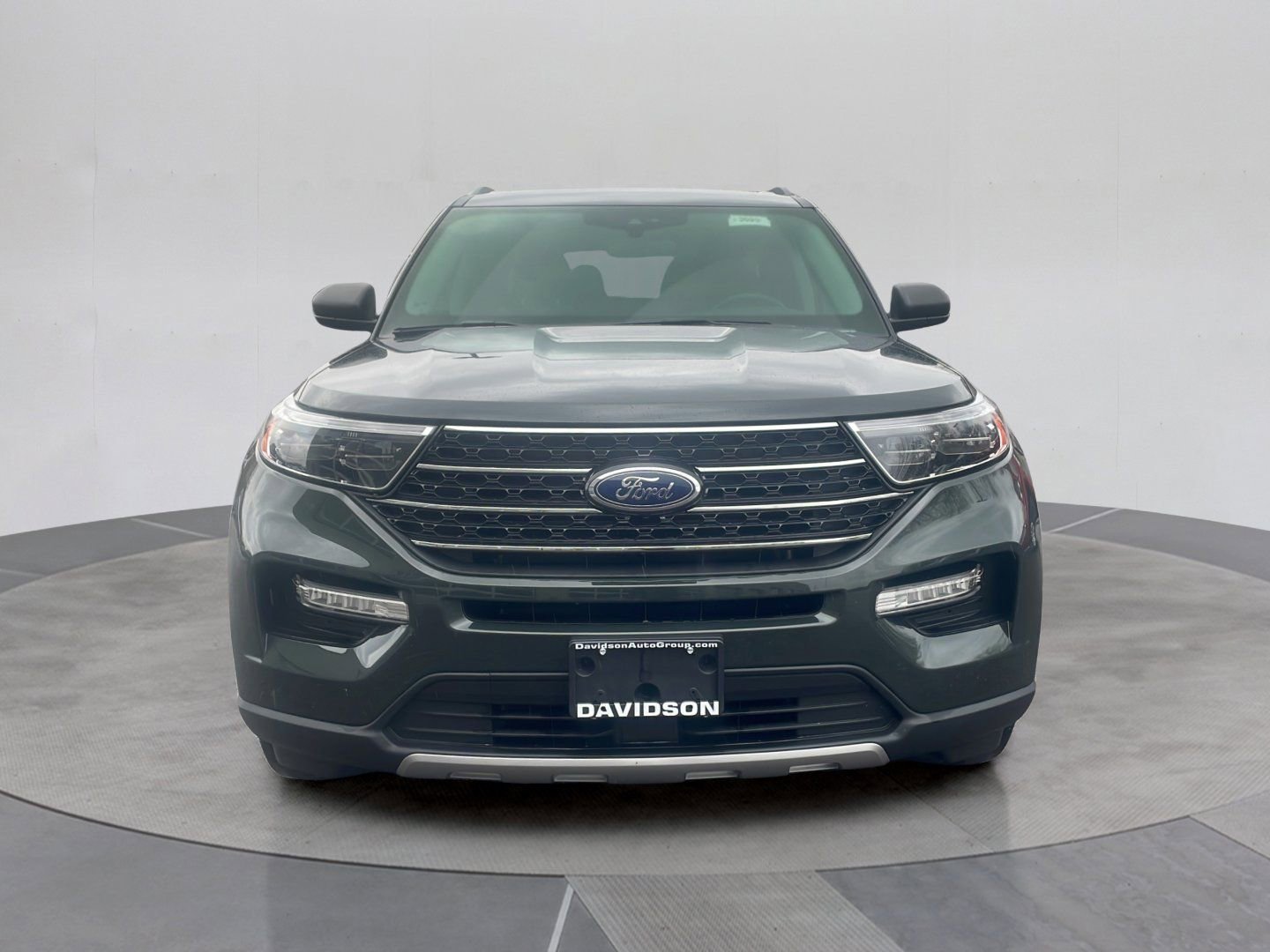 Used 2024 Ford Explorer XLT w/ Equipment Group 202A AWD/4WD image 10