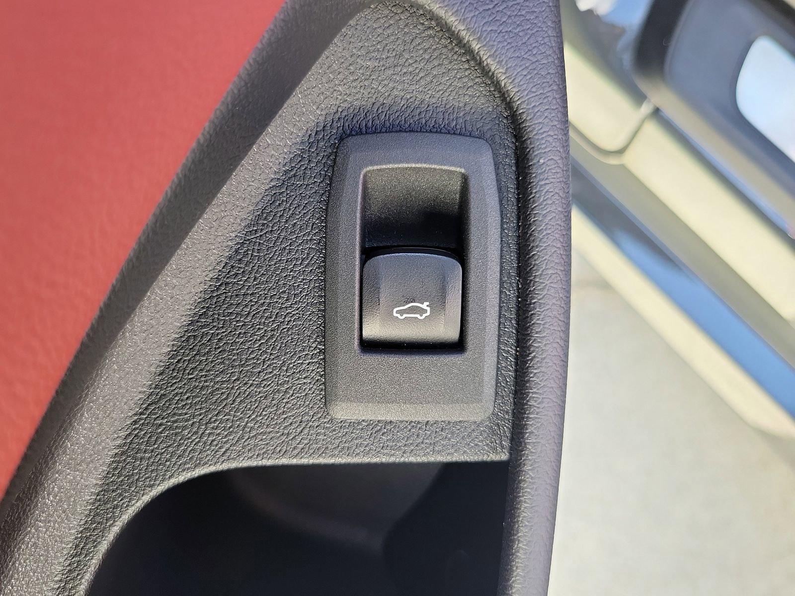 Used 2023 BMW M440i Convertible w/ Premium Package image 12