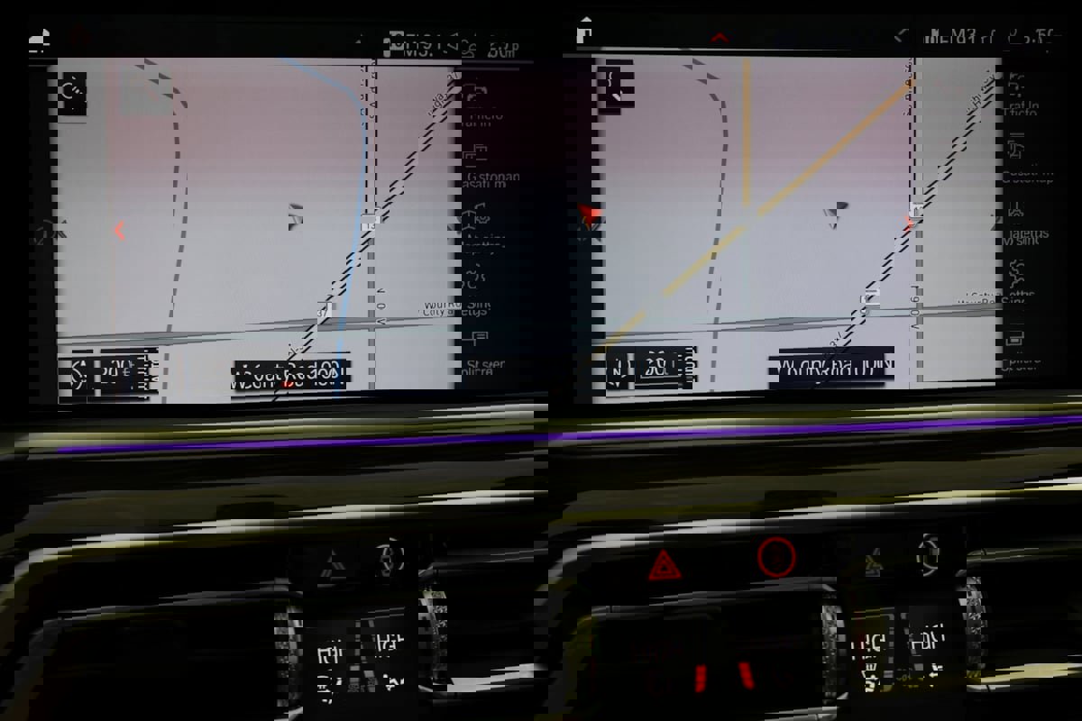 Used 2020 BMW X5 M50i w/ Premium Package image 8