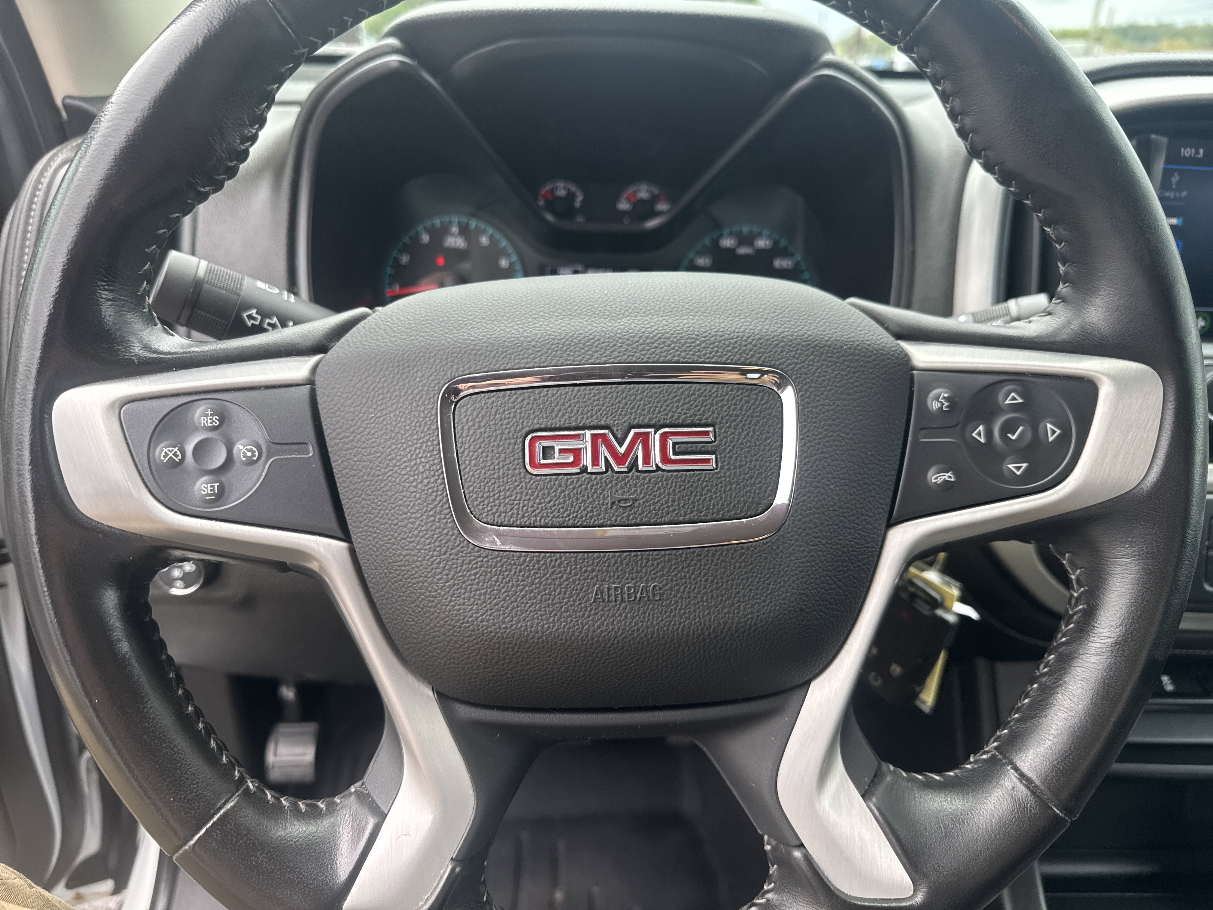 Used 2022 GMC Canyon Elevation image 17