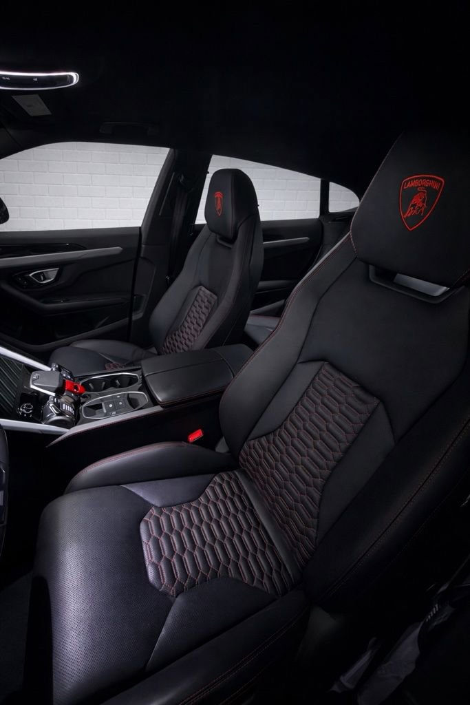 Used 2019 Lamborghini Urus image 3