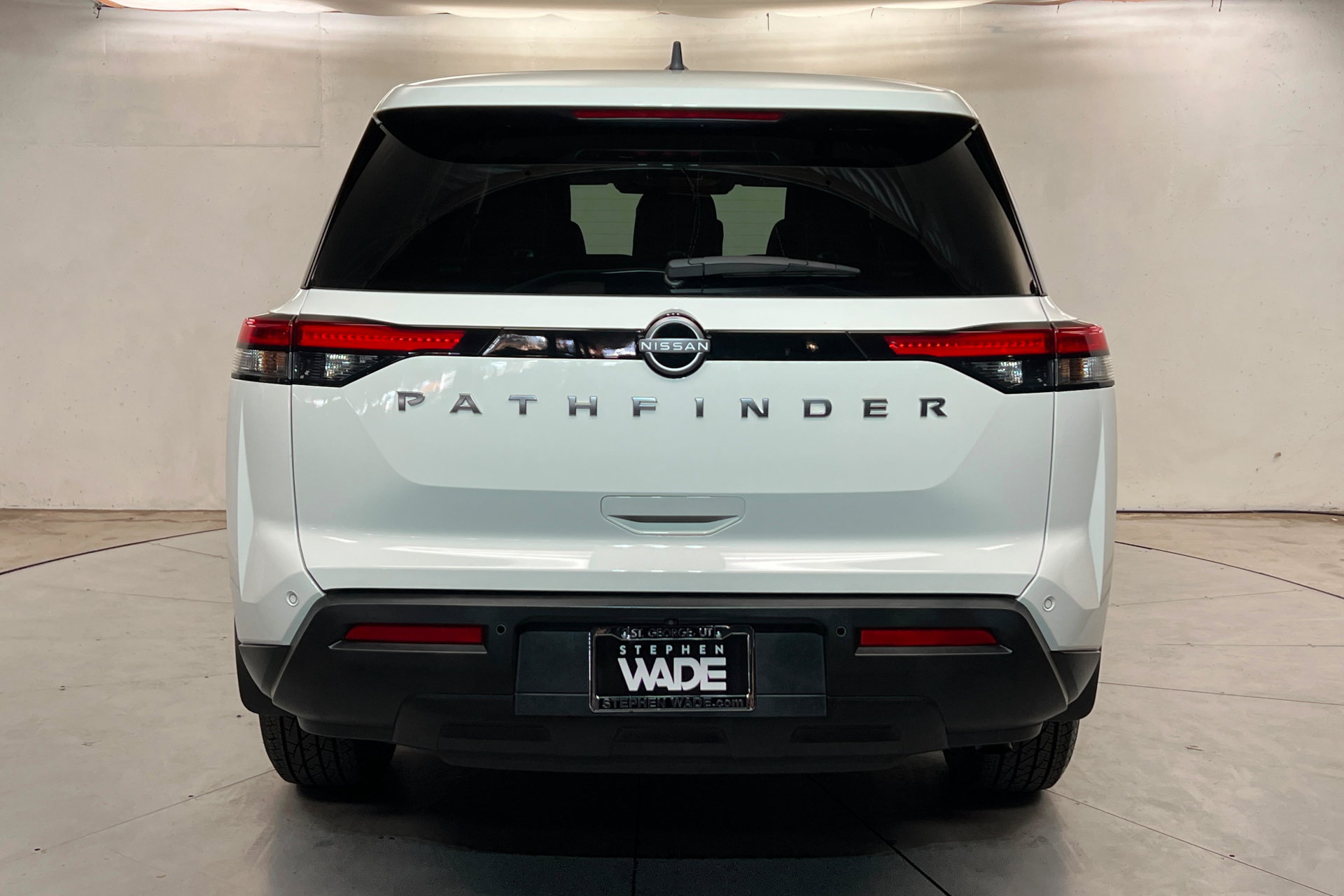Used 2025 Nissan Pathfinder S FWD image 5
