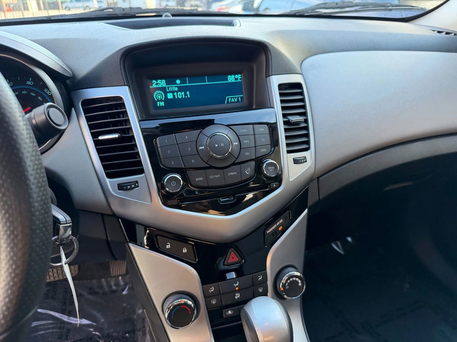 Used 2014 Chevrolet Cruze LS image 36