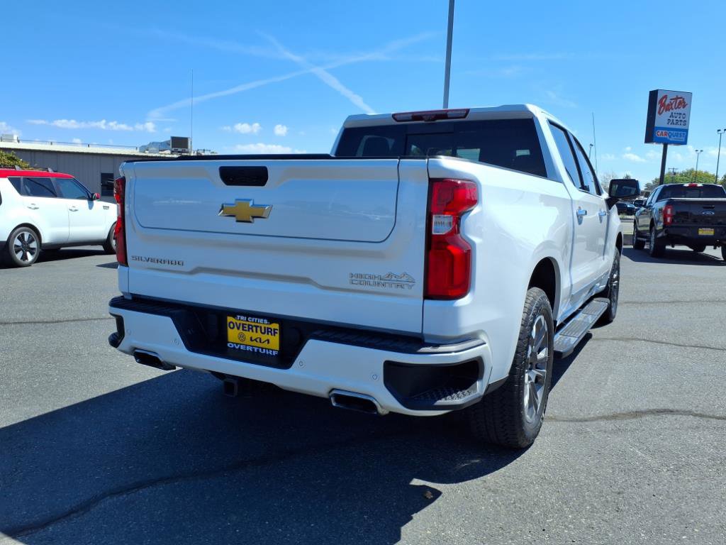 Used 2022 Chevrolet Silverado 1500 High Country w/ Technology Package image 4