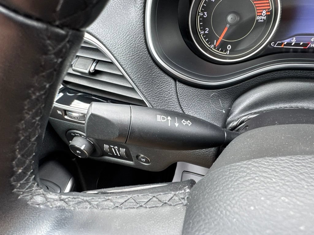 Used 2020 Jeep Cherokee Limited AWD/4WD image 13