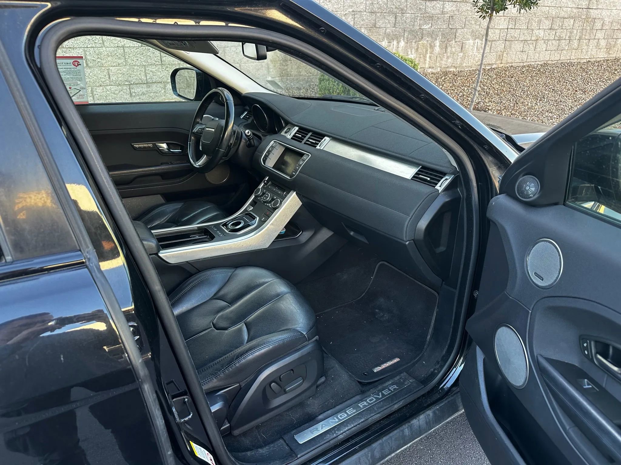 Used 2013 Land Rover Range Rover Evoque Pure Plus image 11