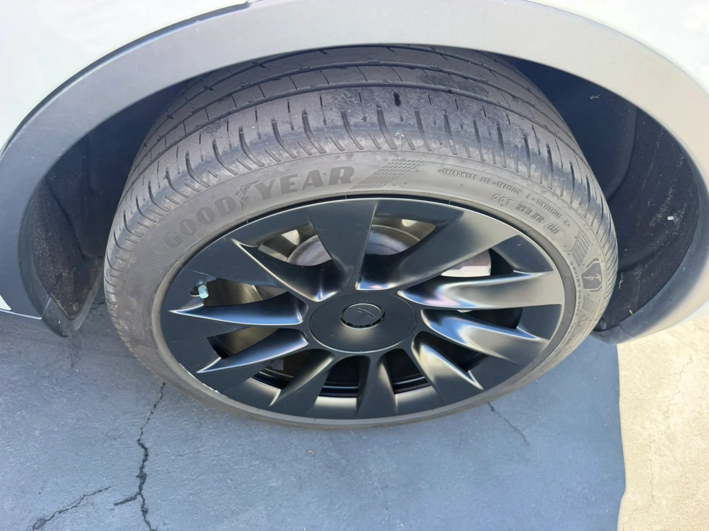 Used 2023 Tesla Model Y AWD image 34