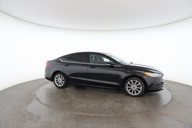 Used 2017 Ford Fusion SE image 24