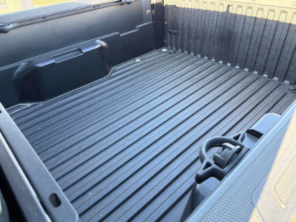 Certified 2024 Toyota Tacoma SR5 AWD/4WD image 8
