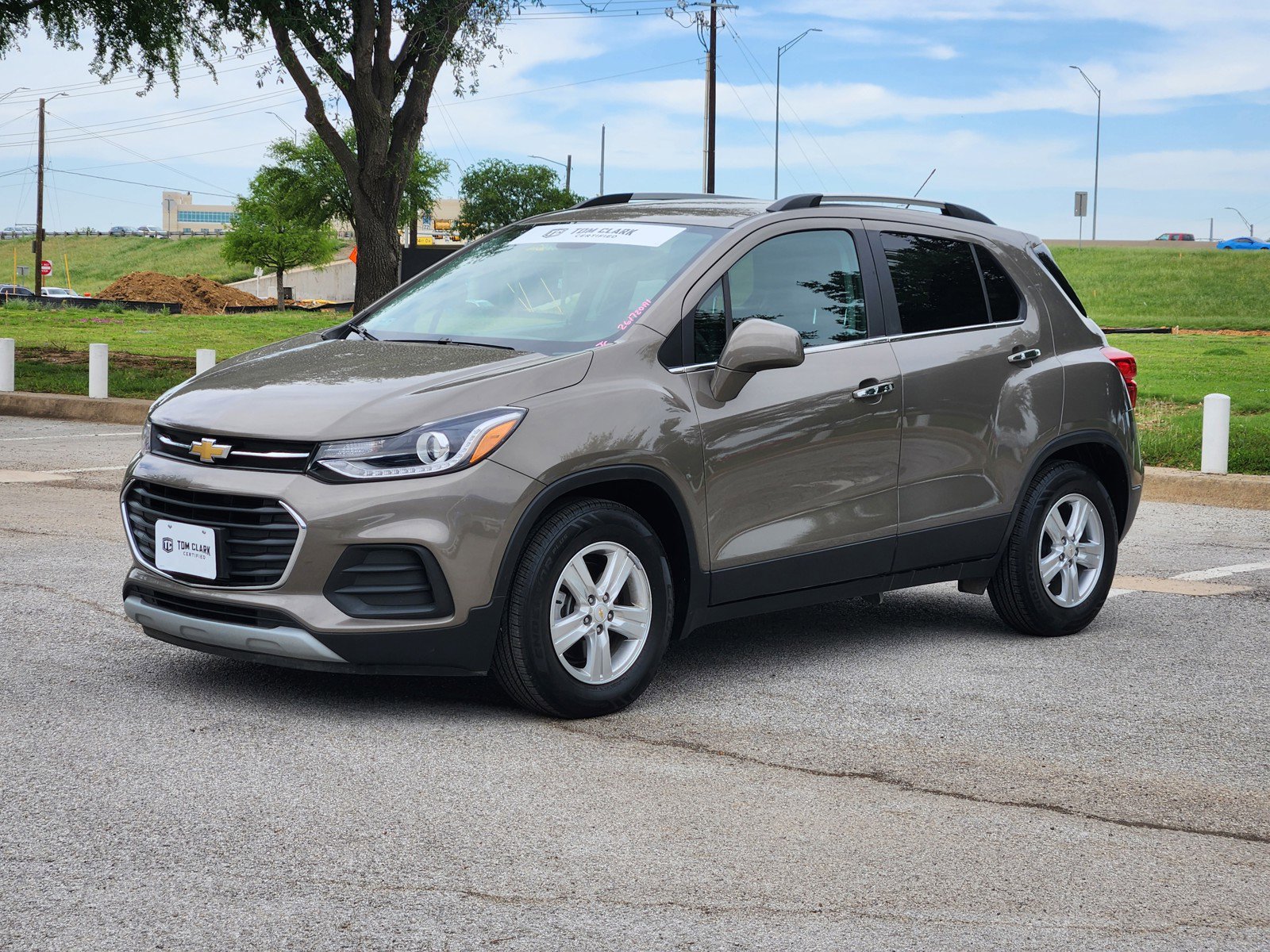 Used 2020 Chevrolet Trax LT w/ LT Convenience Package FWD image 2