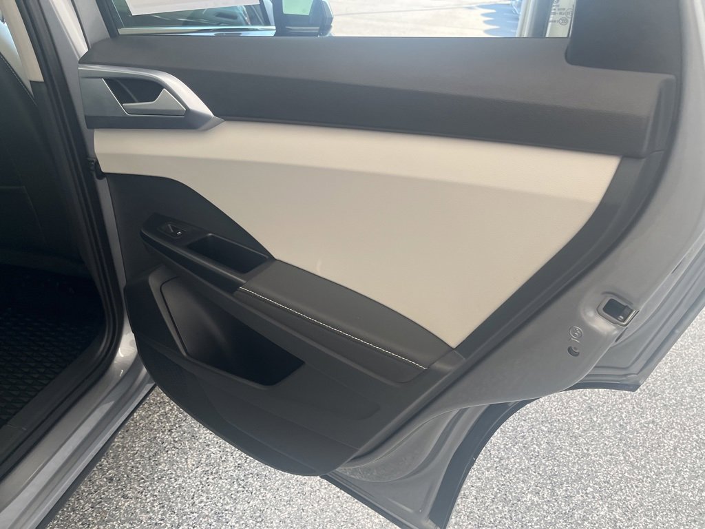 Certified 2025 Volkswagen Taos SE image 35