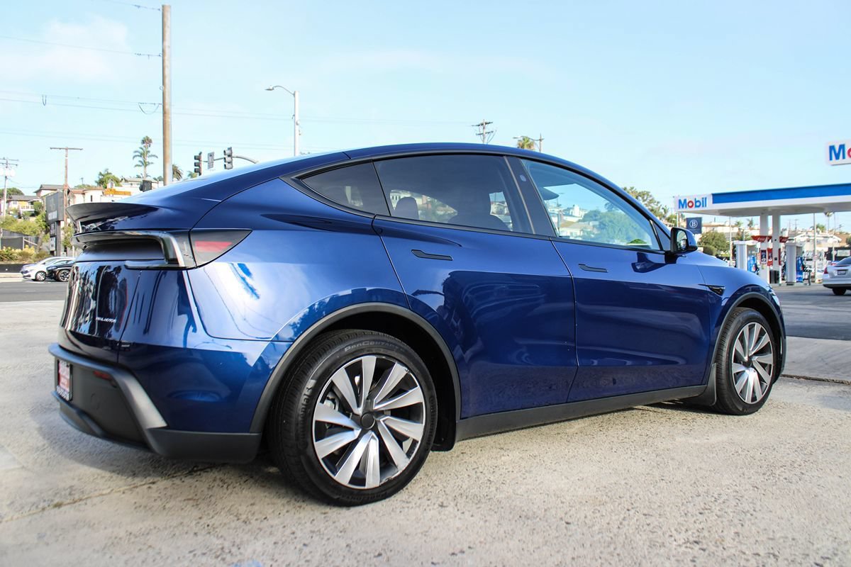 Used 2026 Tesla Model Y Long Range AWD/4WD image 6