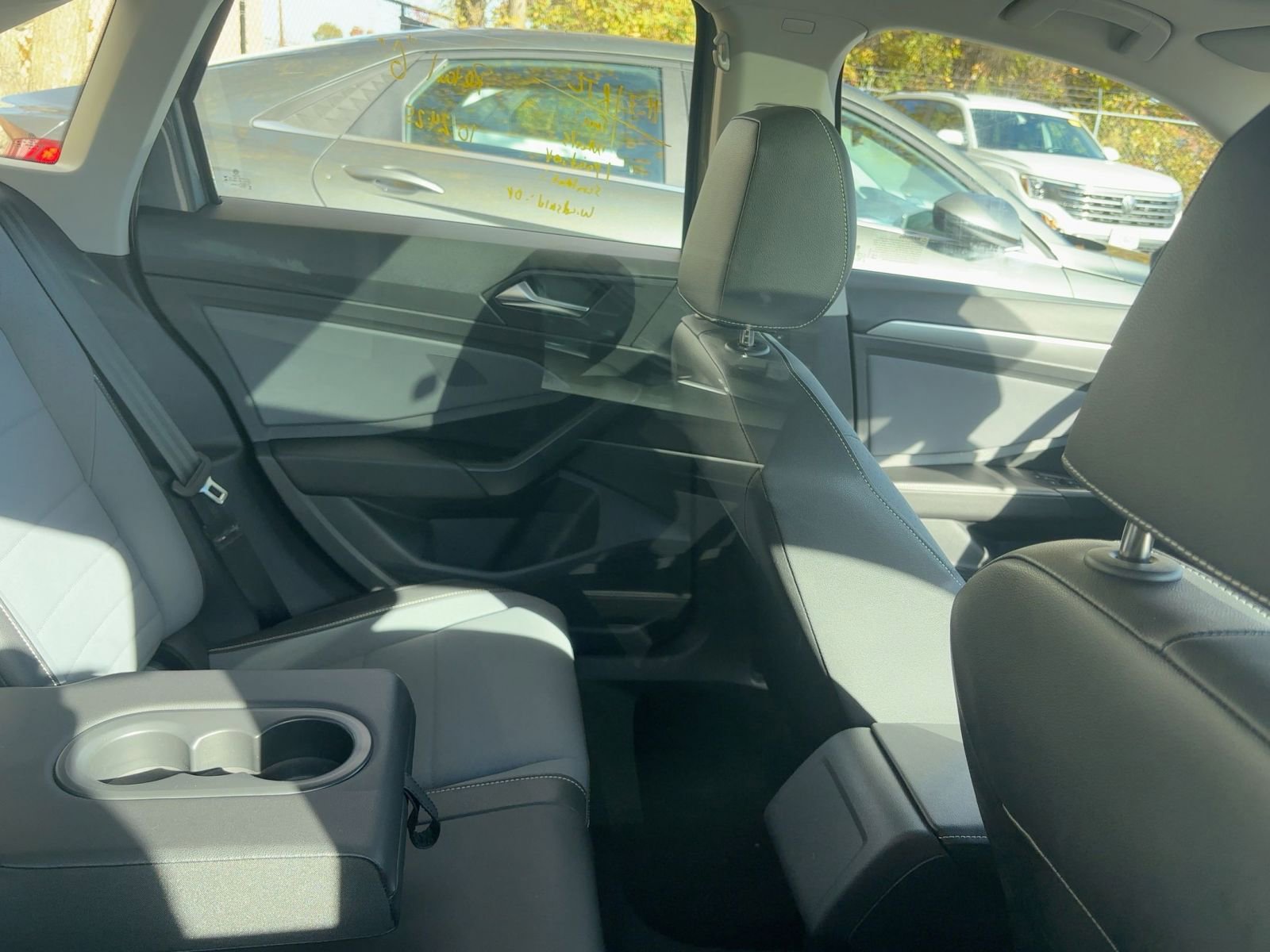 Used 2025 Volkswagen Jetta SE image 9