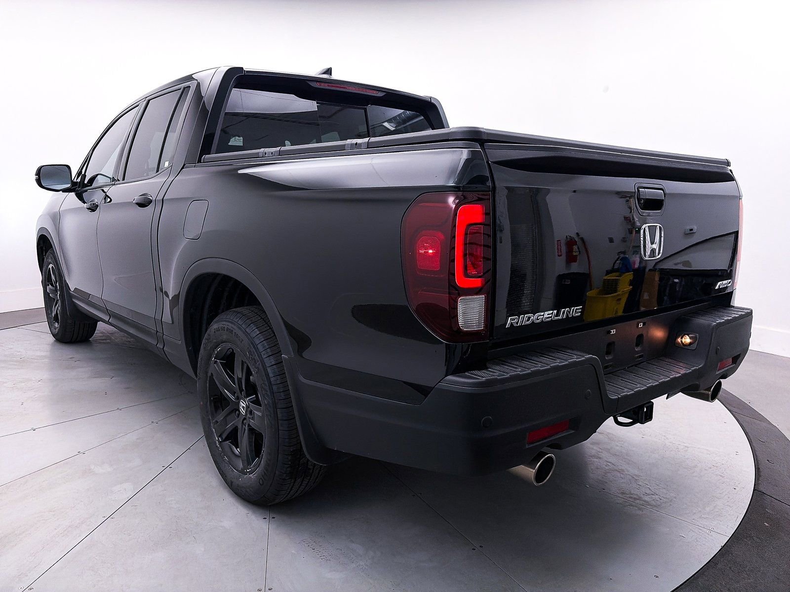Used 2023 Honda Ridgeline Black Edition image 14