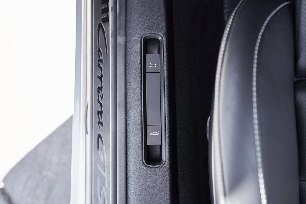 Used 2024 Porsche 911 Carrera GTS w/ Premium Package image 29