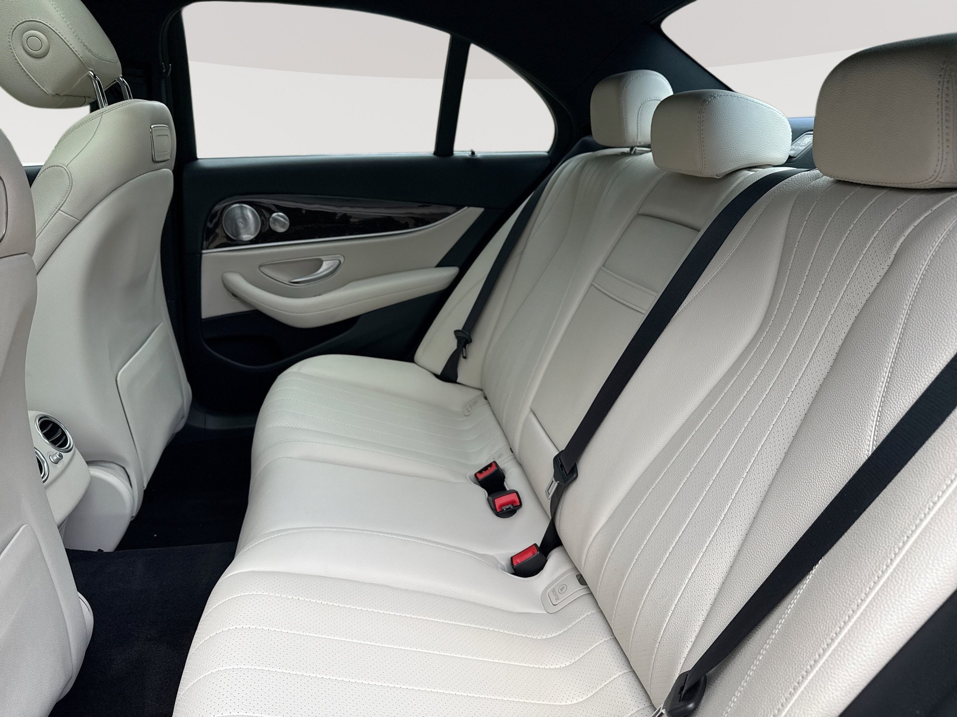 Used 2019 Mercedes-Benz E 300 w/ Premium 1 Package image 27