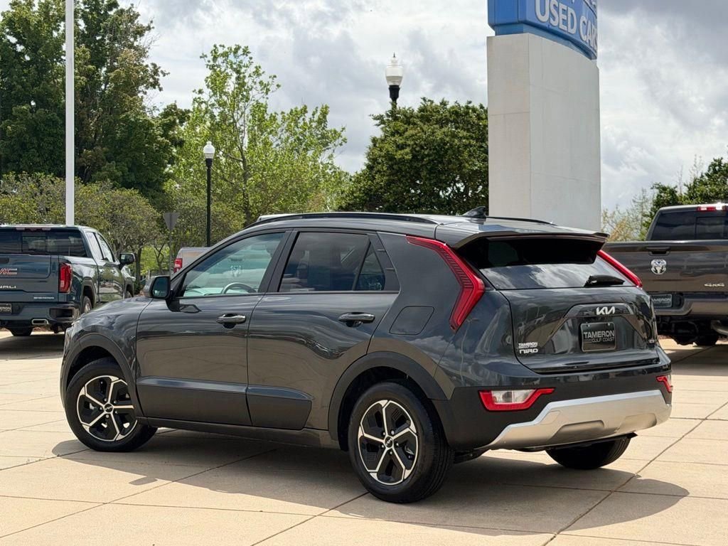 Used 2025 Kia Niro LX FWD image 7
